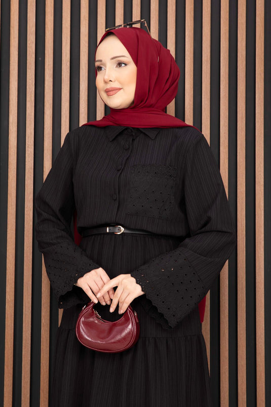 طقم قميص وتنورة مزخرف باللون الأسود