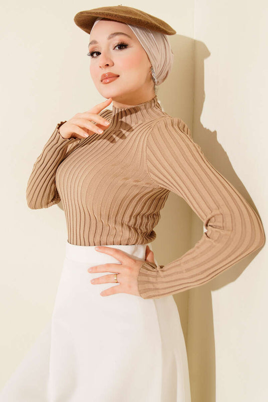 Pull en maille côtelée élastique couleur latte