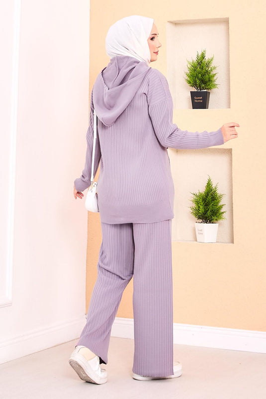 بدلة حجاب محبوكة بجيوب وغطاء رأس مضلعة بلون أرجواني