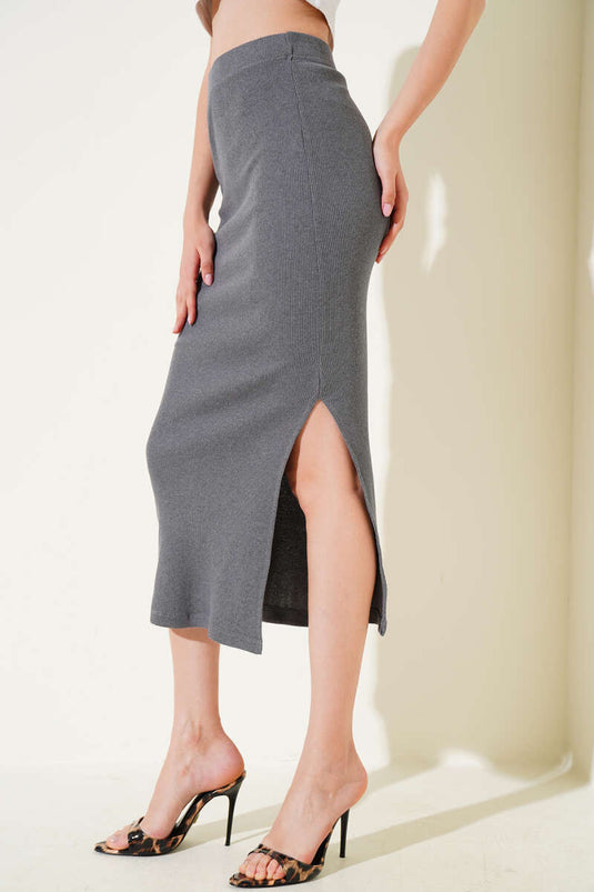 Gonna midi a tubino con spacchi a coste color fumo