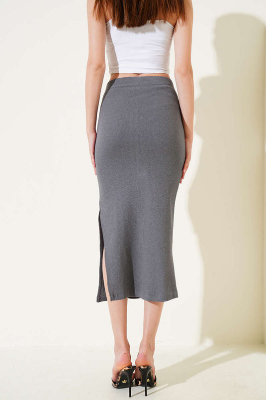 Jupe crayon midi côtelée fendue couleur fumée
