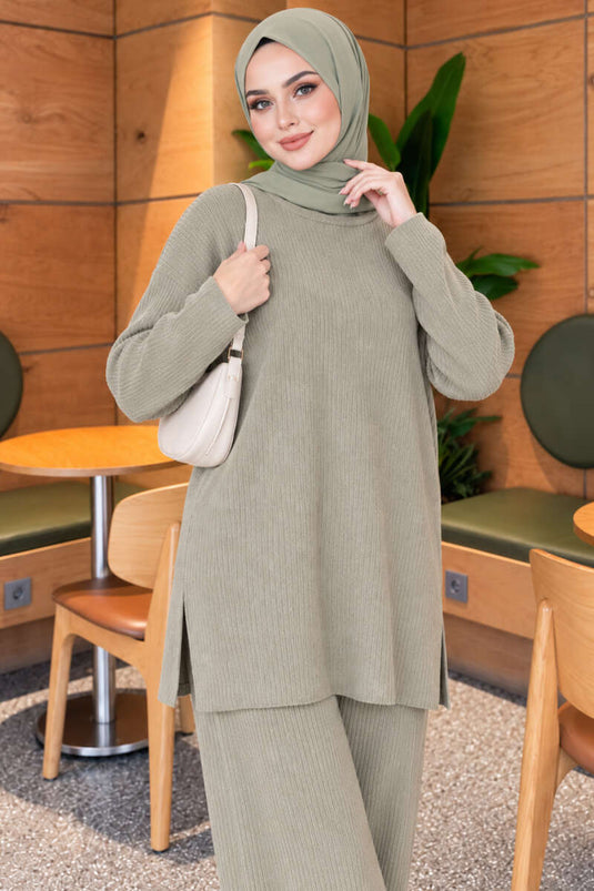 Ensemble En Maille Vert À Fente Latérale