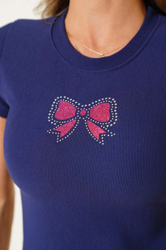 Marineblaue gerippte Bluse mit Strassschleife