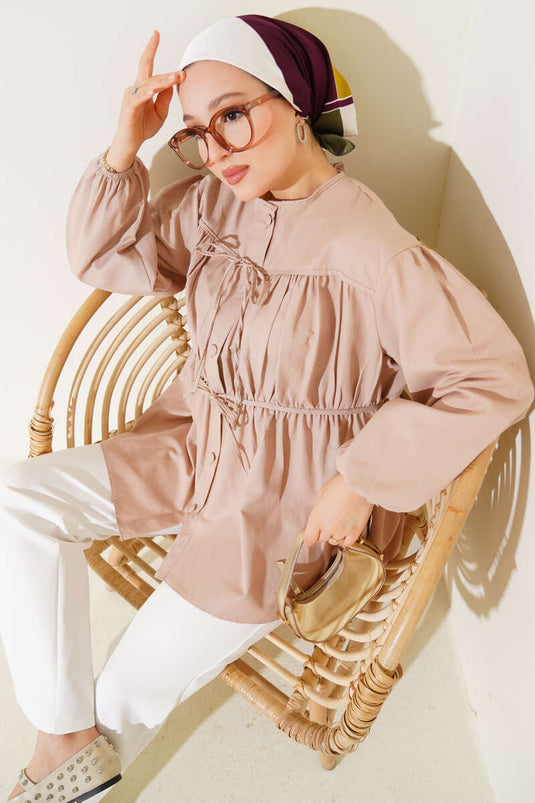 Plissee-Hemd mit Fliege Beige