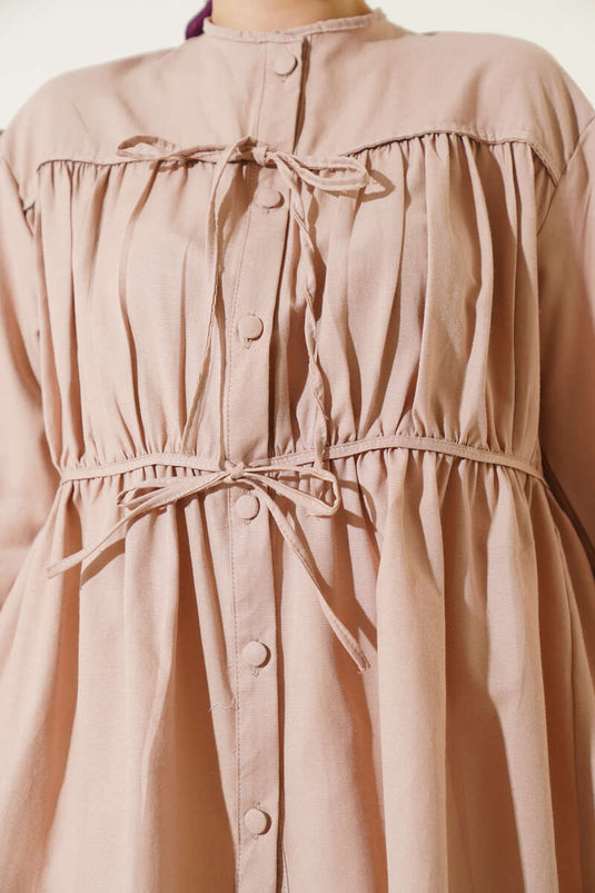 Plissee-Hemd mit Fliege Beige