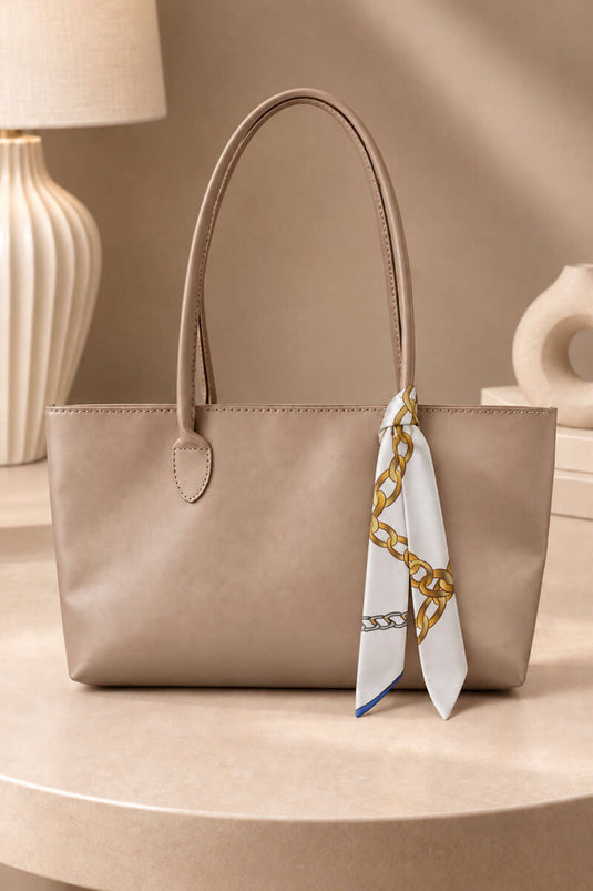 Sac À Main Carré Avec Foulard Beige Et Détail À Nouer