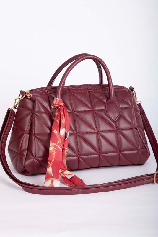 حقيبة يد وكتف مبطنة بتفصيل الوشاح لون خمري