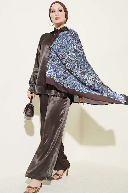 Ensemble double en satin avec détail foulard, couleur café