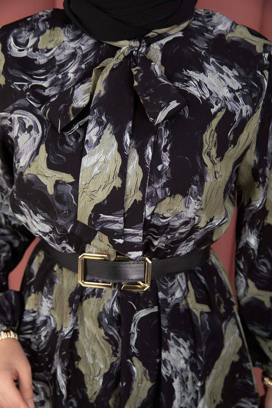 Robe voilée à col foulard à motifs noire