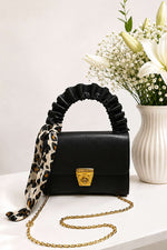 Sac À Main Femme Noir Avec Foulard Et Verrou En Or