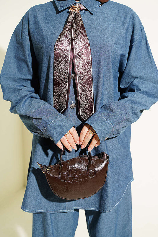 Ensemble en jean à deux pièces avec foulard et boutons en pierre
