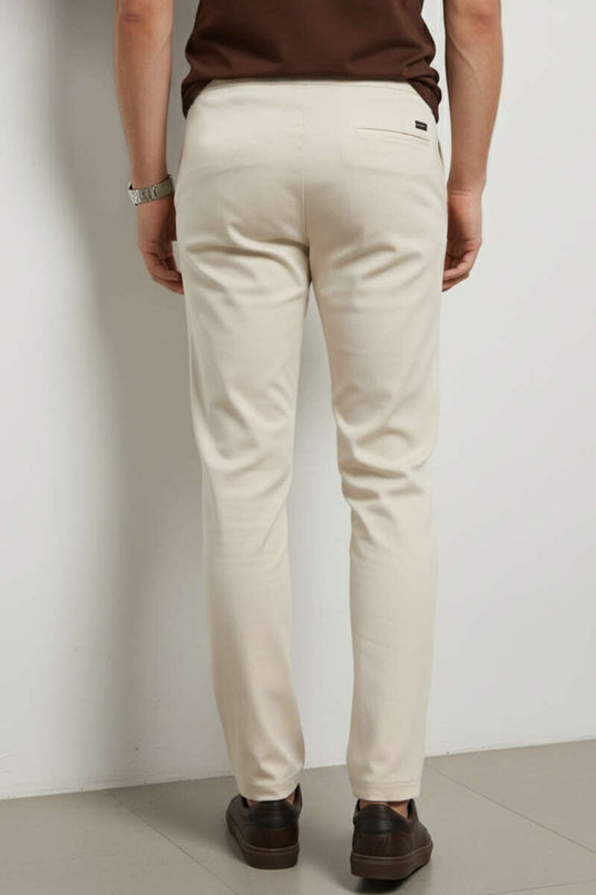 بنطلون رجالي من قماش الجبردين مع رباط عند الخصر، بيج