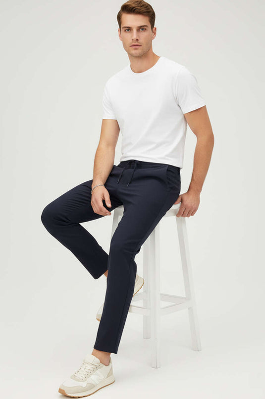 بنطلون رجالي من قماش الجبردين مع رباط عند الخصر، لون أزرق داكن