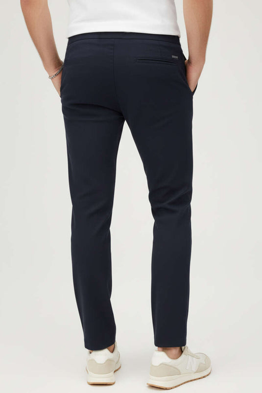 بنطلون رجالي من قماش الجبردين مع رباط عند الخصر، لون أزرق داكن