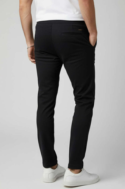 بنطلون رجالي من قماش الجبردين مع رباط عند الخصر، أسود