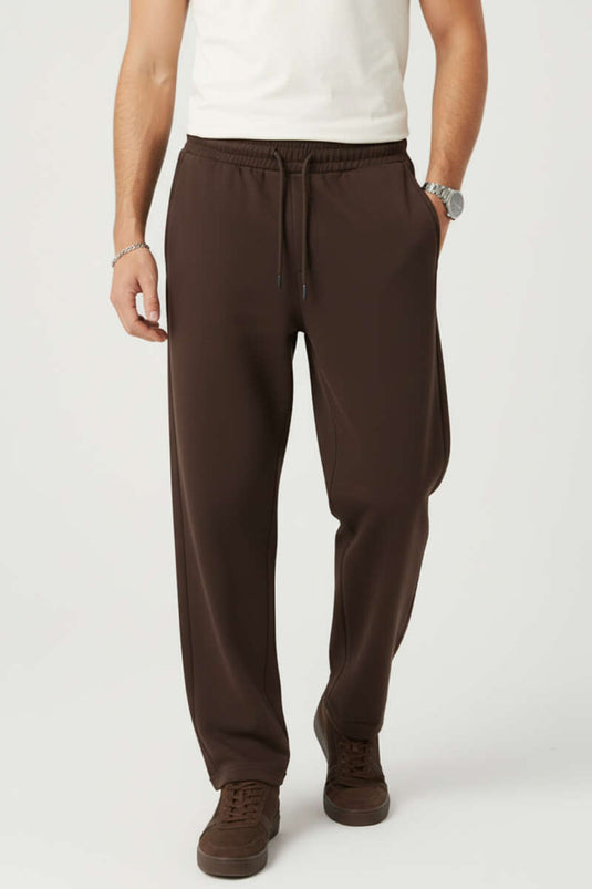 بنطلون رجالي من قماش الجبردين مع حزام خصر مطاطي، بني اللون