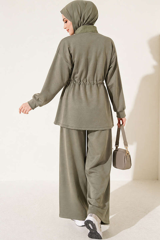 Gestricktes Hosen-Set Mit Gürtel In Khaki