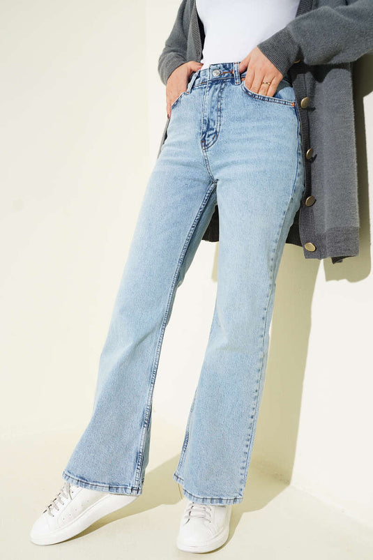 Jean à jambes larges boutonné, couleur neige claire