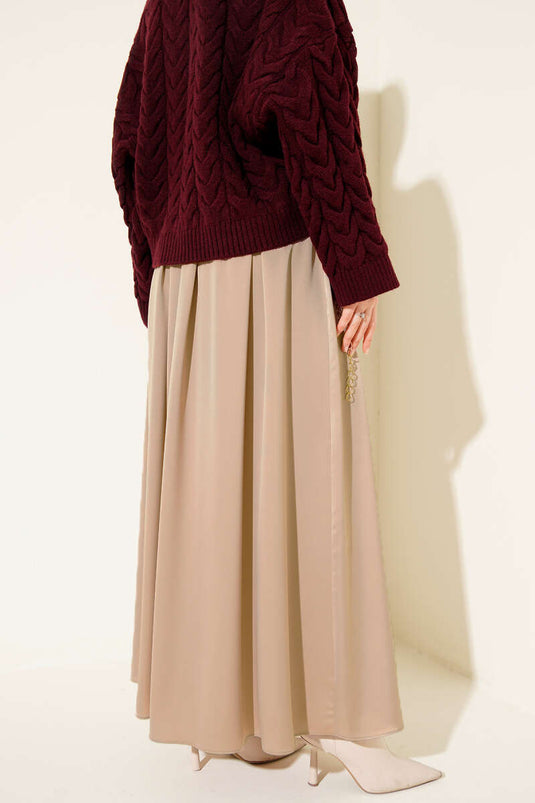 Jupe en satin camel à larges plis