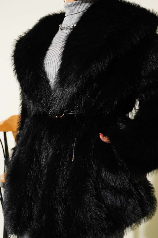 معطف فرو أسود ذو ياقة واسعة