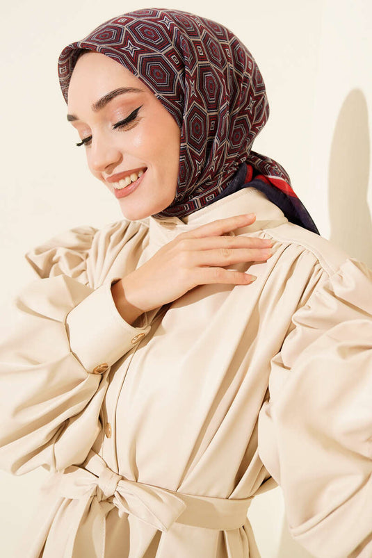 وشاح قطني مزخرف بنقشة هندسية لون أزرق داكن