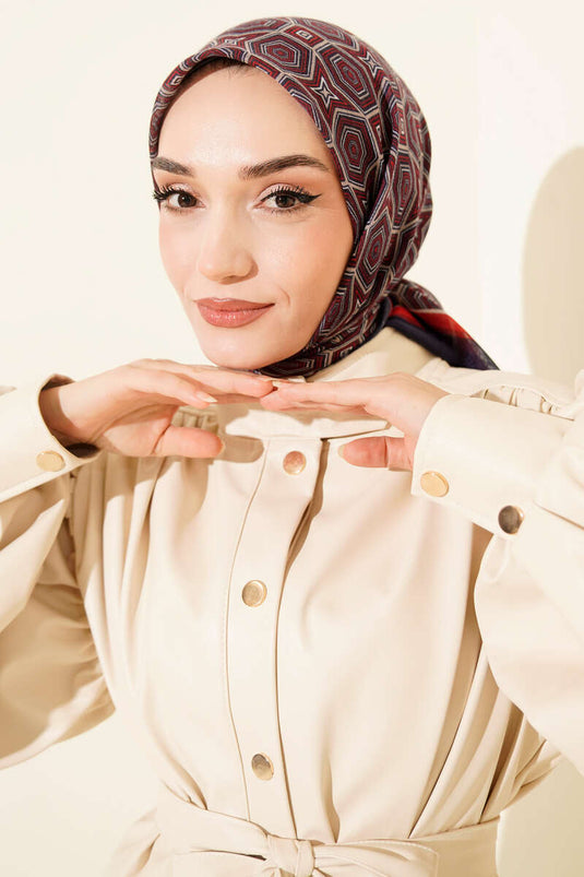 وشاح قطني مزخرف بنقشة هندسية لون أزرق داكن