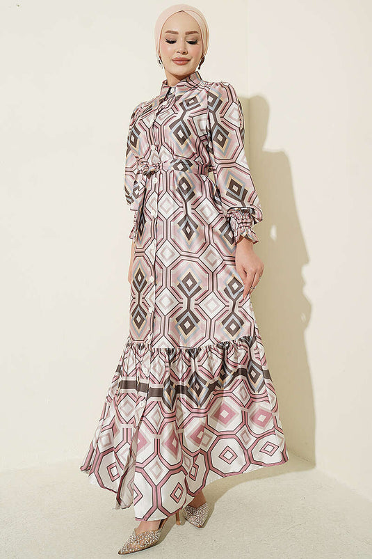 Puderfarbenes Satin-Kleid Mit Geometrischem Muster