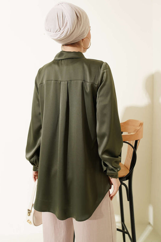 Chemise basique en satin kaki à boutons cachés