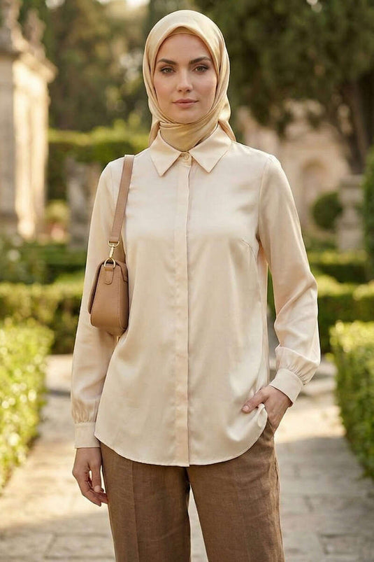 Chemise basique en satin à boutons cachés couleur pierre