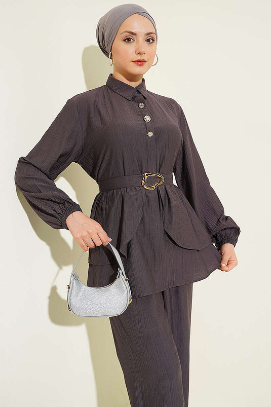Ensemble tunique à ceinture avec boutons cachés, couleur fumée