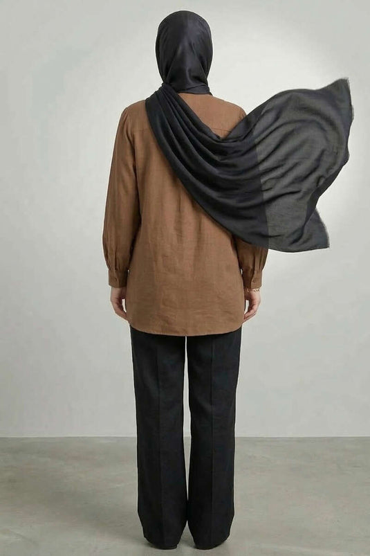 Camicia in tessuto modal latte con bottoni nascosti