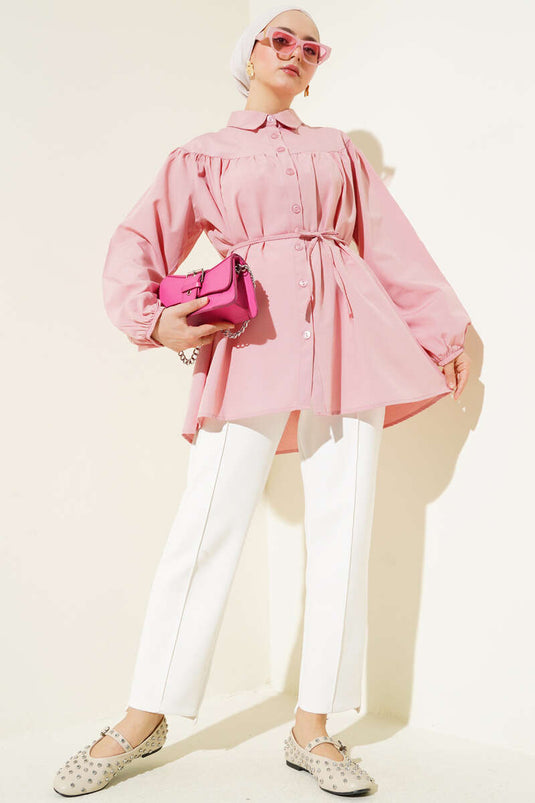 قميص مطوية على الصدر بودرة