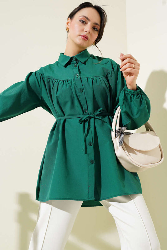 قميص مطوي على الصدر زمردي