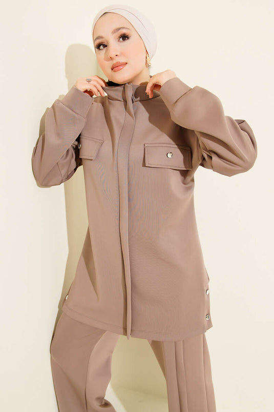 طقم غوص من قطعتين بلون المنك مع جيب صدر بغطاء وسحاب