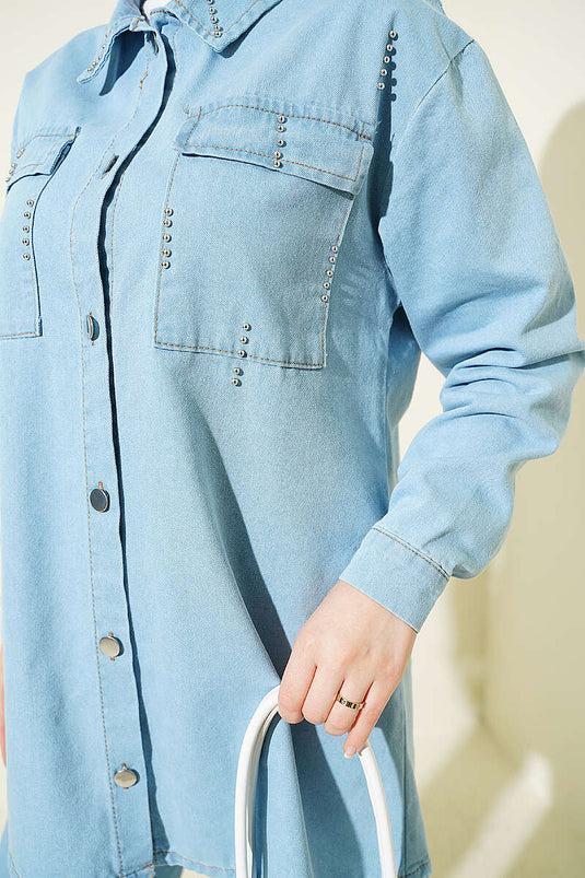 Ensemble en jean bleu clair avec perles goutte et poche poitrine