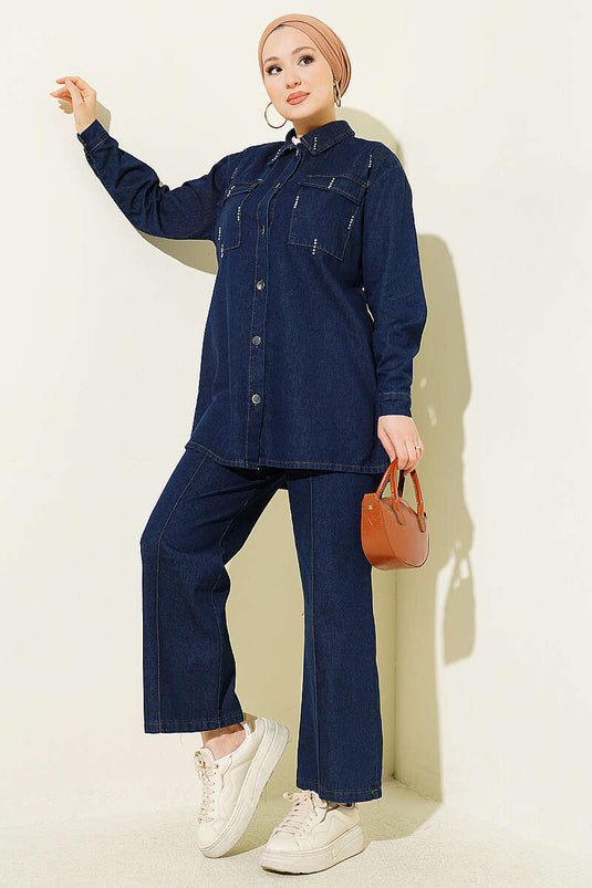Ensemble en jean bleu marine avec perles goutte et poche poitrine