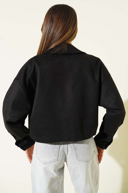 Kurze Kaschmirjacke mit Brusttasche, Schwarz