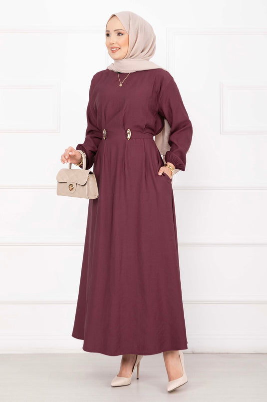 Robe Tesettür Bordeaux avec Détail Ceinture Broche Or