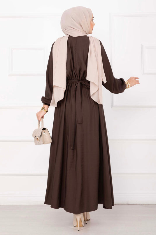 Robe Tesettür avec Détail Ceinture Broche Or Marron