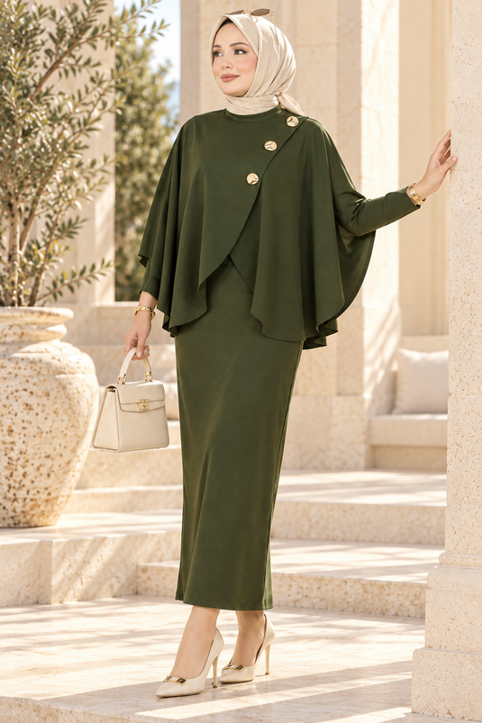 Ensemble Deux Pièces Avec Broche Dorée Et Jupe Asymétrique Kaki