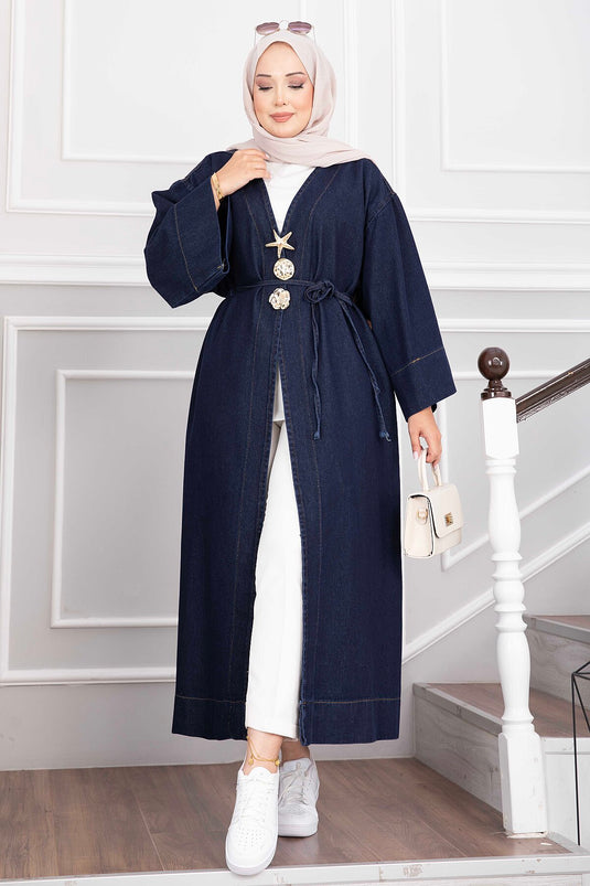 Kimono En Jean Long Marine Avec Broche En Or Et Détail À Nouer