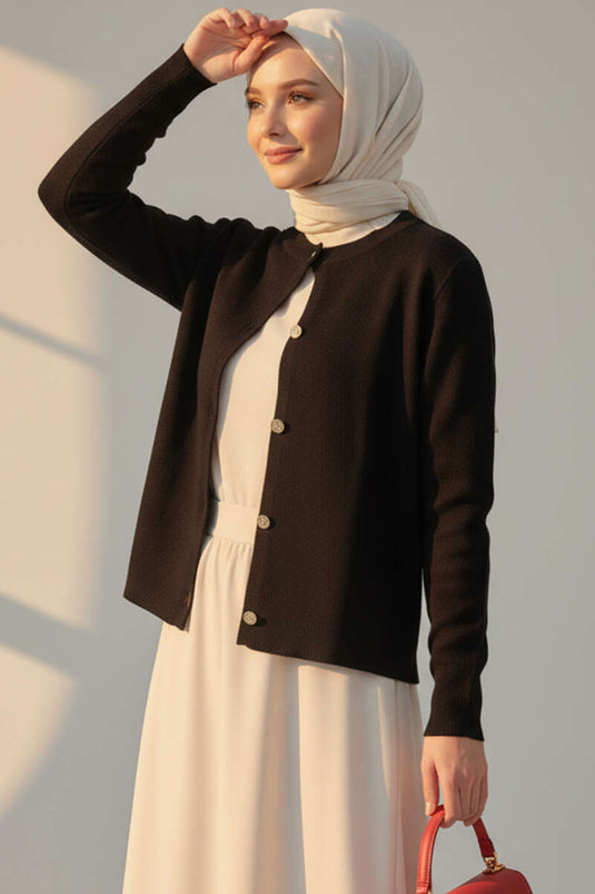 Schwarzer Kurzer Strickcardigan Mit Goldknöpfen