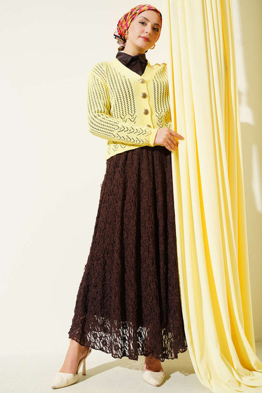 Cardigan court en tricot ajouré jaune avec boutons dorés