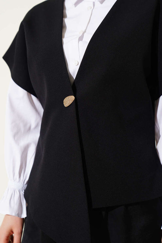 Gilet basique noir à boutons dorés