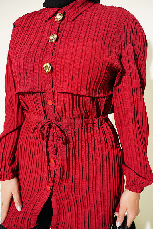 Camisa Burdeos Con Botones Dorados Y Cinturilla Plisada