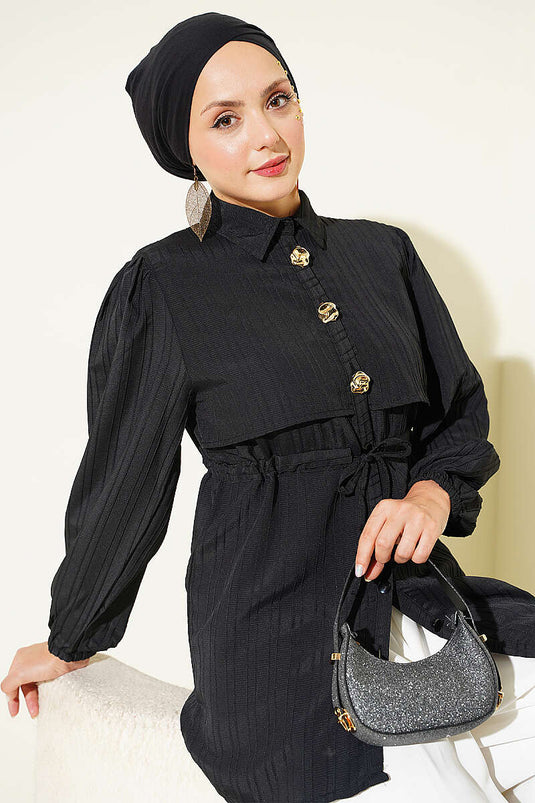 Camisa Negra Con Botones Dorados Y Cintura Tuck