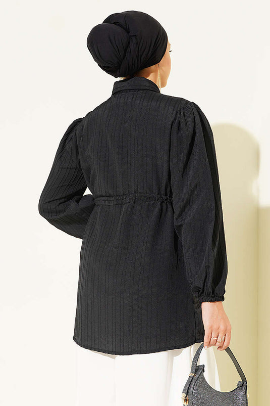 Camisa Negra Con Botones Dorados Y Cintura Tuck