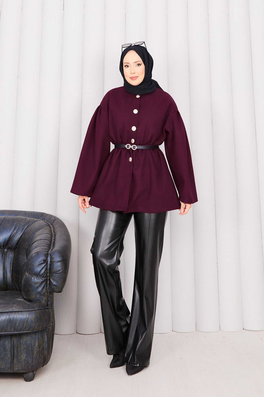 Cape en cachemire bordeaux à taille plissée et boutons dorés