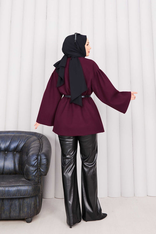 Cape en cachemire bordeaux à taille plissée et boutons dorés