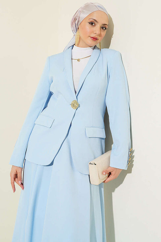 Ensemble jupe et blazer à boutons dorés bleu bébé